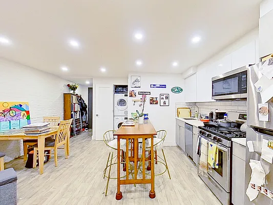 Rented by Remax Edge | media 32