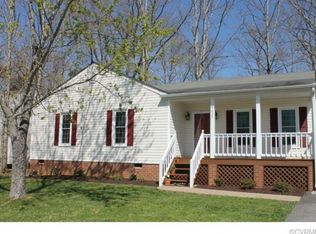 9225 Brocket Dr, Midlothian, VA 23112