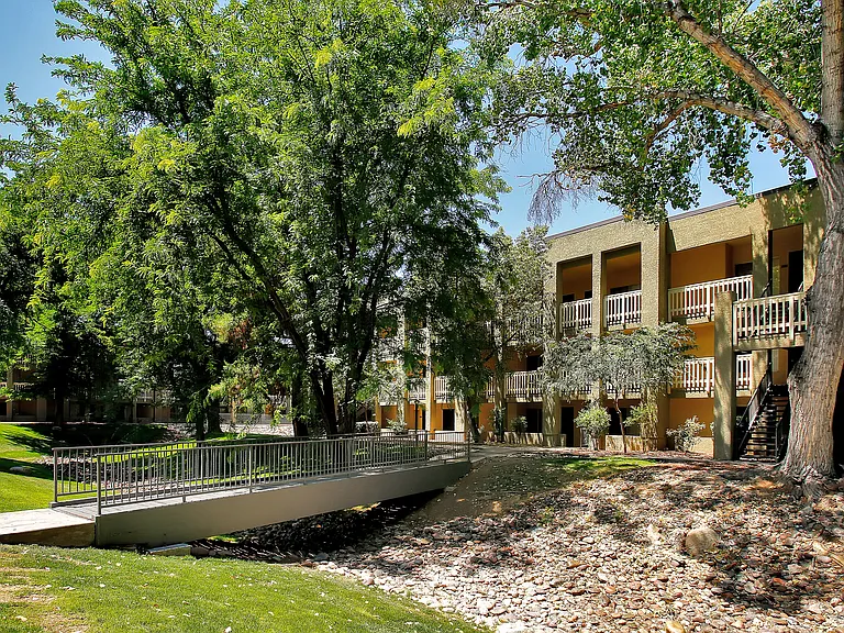 Pavilions at Pantano Apartments — Photo 4