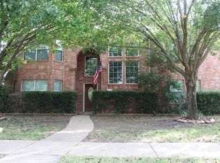 318 Valley Ridge Dr, Red Oak, TX 75154