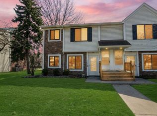 17438 Utica Oaks Ln #16, Roseville, MI 48066