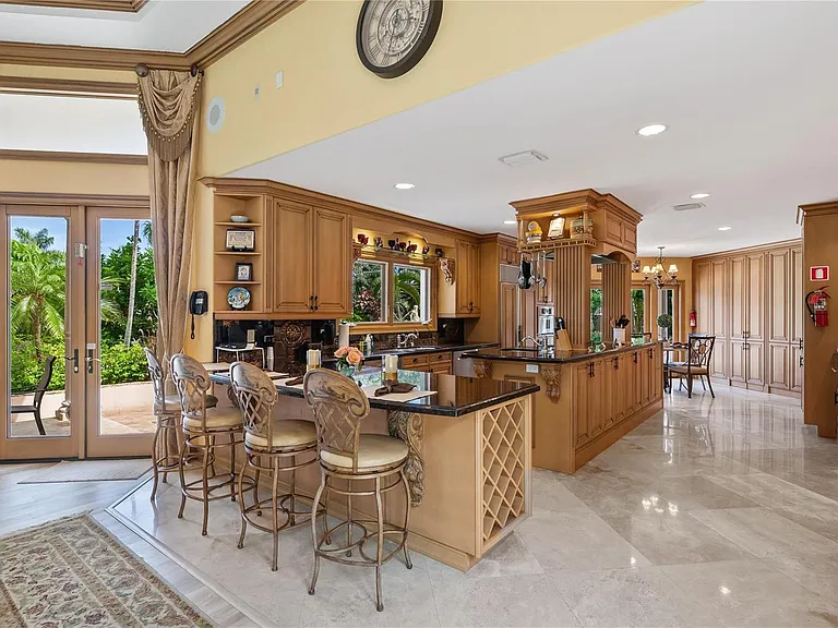 1600 S Ocean Dr — Photo 11