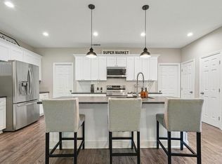 120 E Killian St, Canton, GA 30114