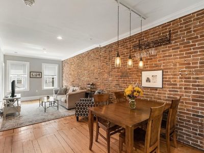 192 W 5th St #2, South Boston, MA, 02127