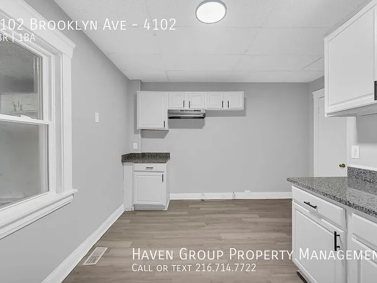 4102 Brooklyn Ave #4102 — Photo 11