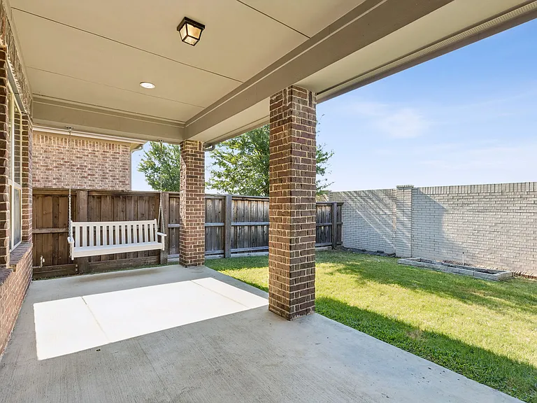 408 Vine St — Photo 32