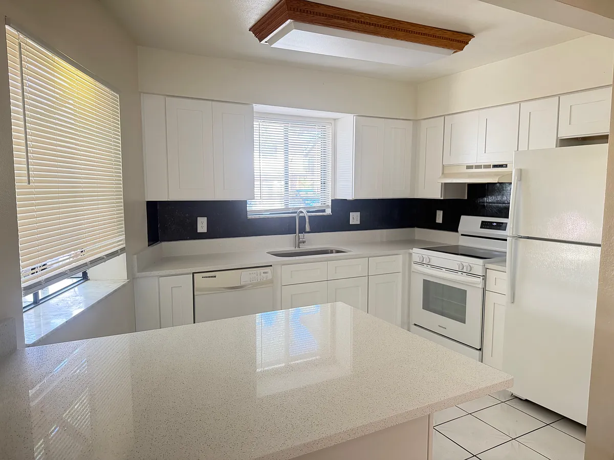 Building Photo - 1803 Foxhall Cir #1803