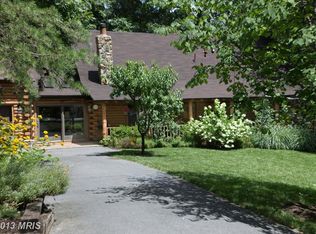 103 Carolyn Dr, Cross Junction, VA 22625