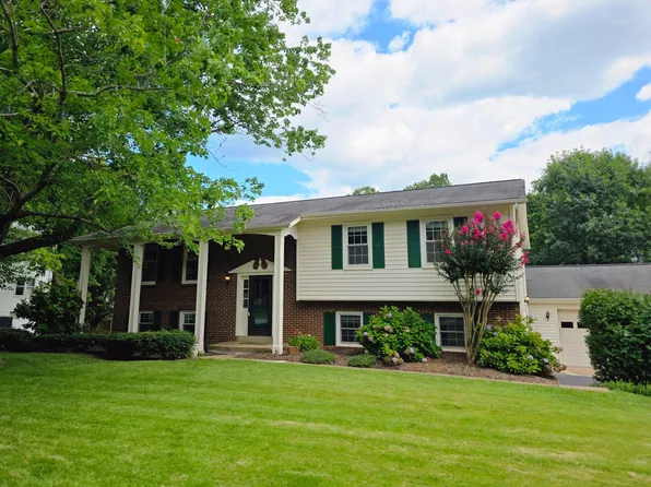 3213 Allness Ln, Herndon, VA 20171