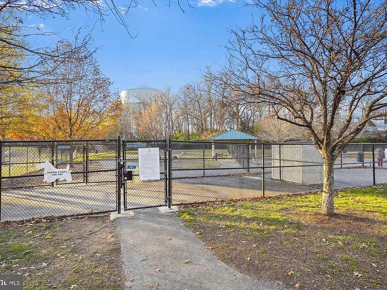 845 King Farm Blvd — Photo 48