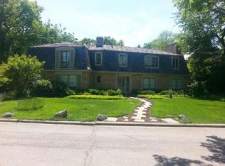 356 N Deere Park Dr E, Highland Park, IL 60035