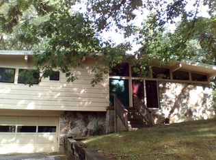 1806 Gahagan Rd, Signal Mountain, TN 37377