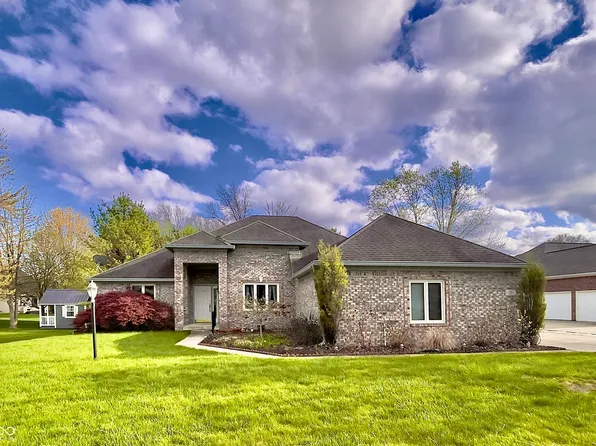 5441 Red Hawk Ln, Greenwood, IN 46142