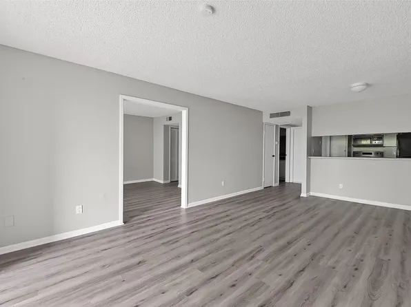 10110 Forum West Dr APT 130, Houston, TX 77036