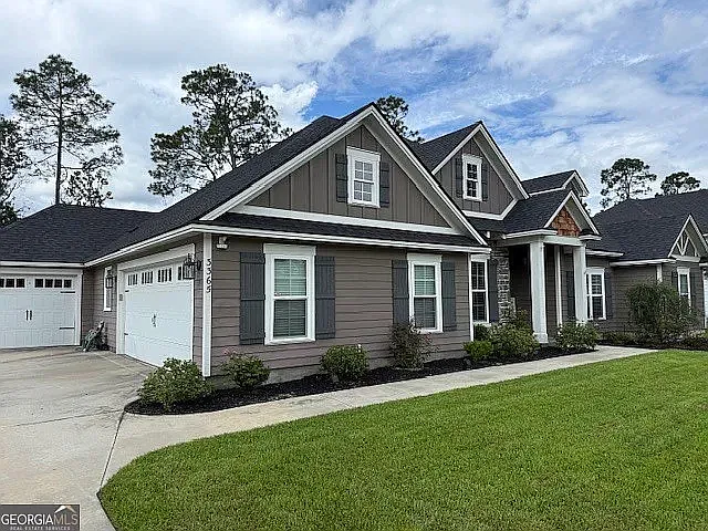 4 bed, 2254 sqft, $2,700 — Photo 2