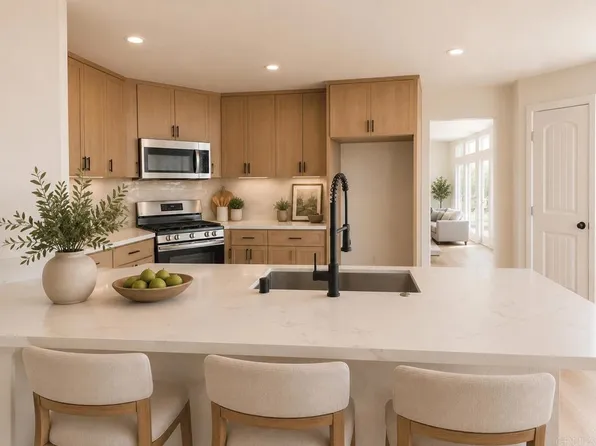 1522 Maxwell Ln, Vista, CA 92084