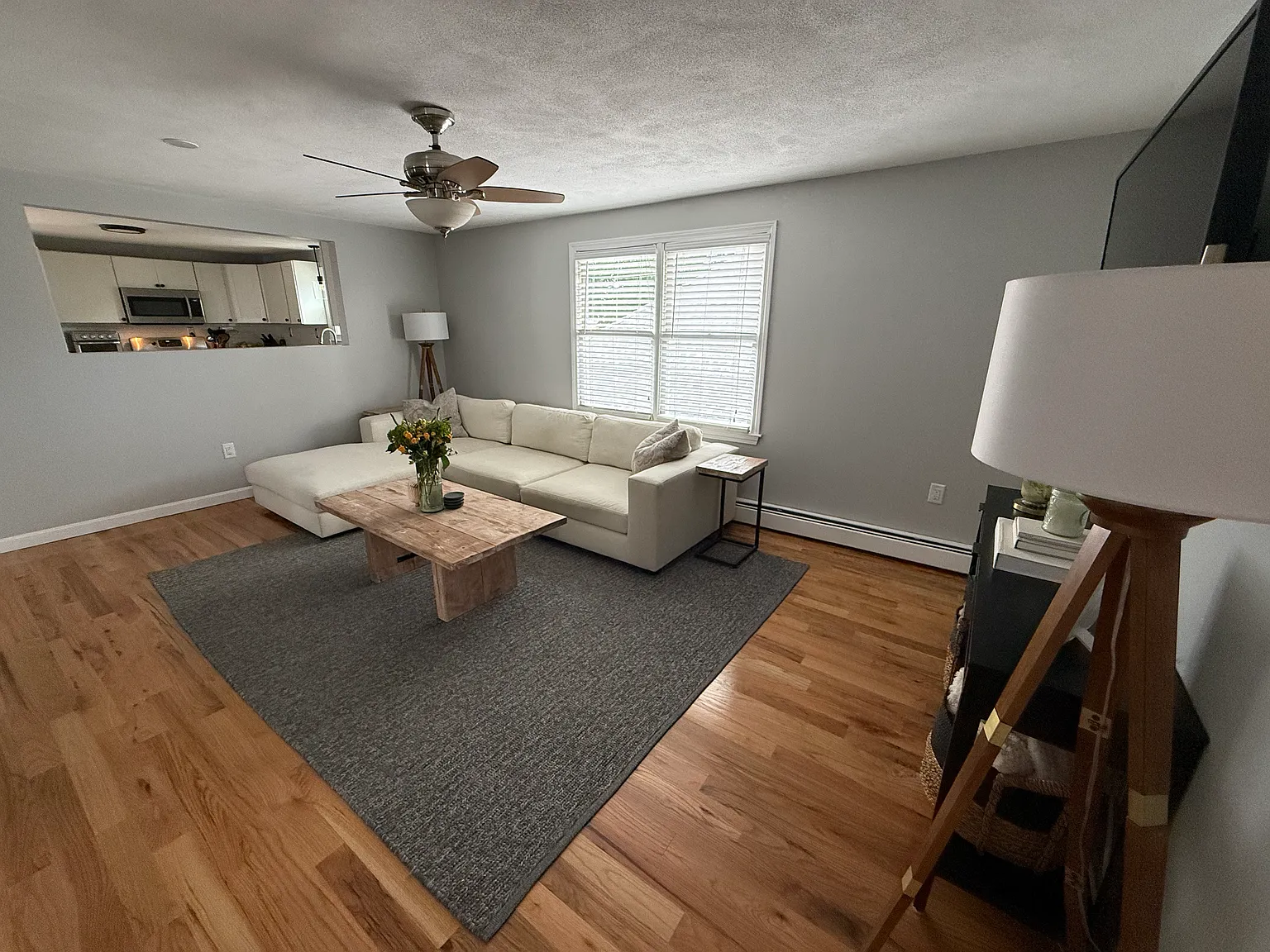 2 bed, 1008 sqft, $2,500 — Photo 4