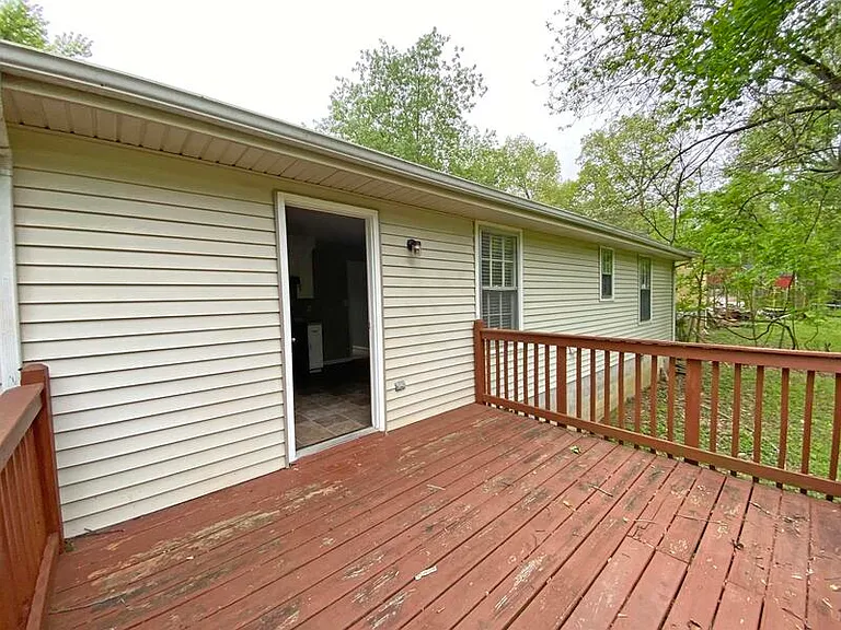398 Louise Ln — Photo 15