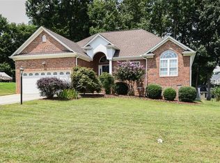 407 Cadbury Ct, Graham, NC 27253