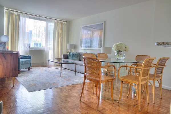 Rented by Addison Property Group | media 11