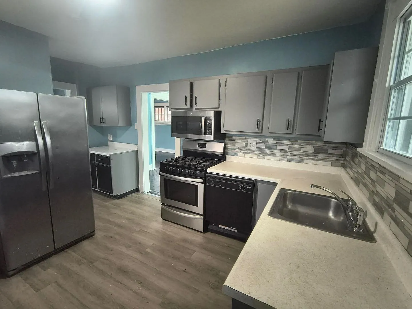 3 bedroom 1 bathroom house for rent in Duquesne! — Photo 2