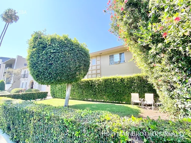 125 N Hamilton Dr #A — Photo 10