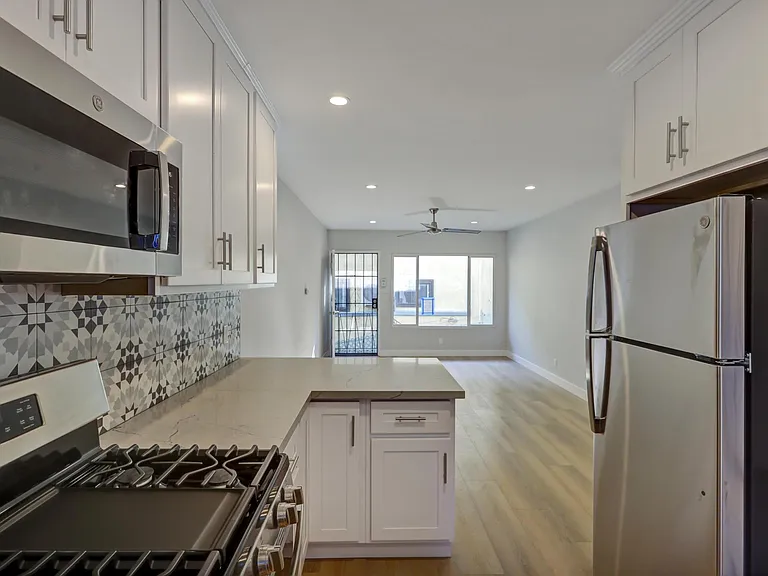 644 Pier Ave #1 — Photo 4