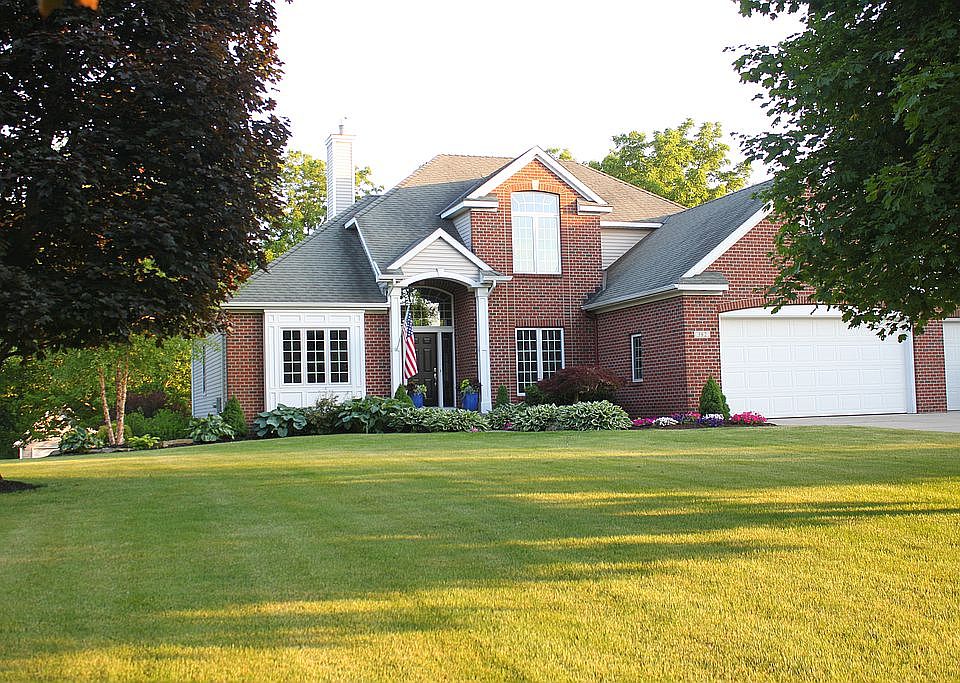 1st image of 382 White Stag Ct SW