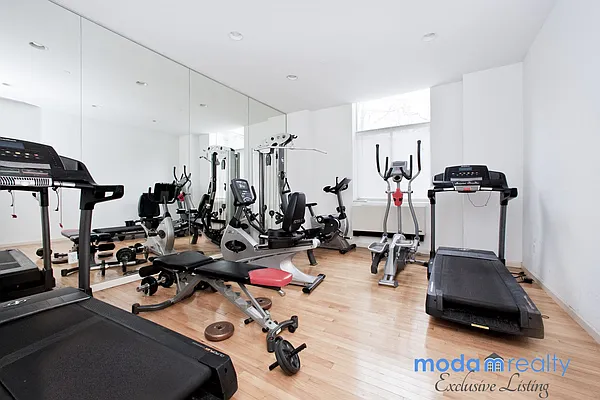 Rented by Moda Realty | media 28