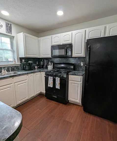 1165 Glade Dr — Photo 17