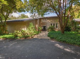 11105 Potomac View Dr, Potomac, MD 20854