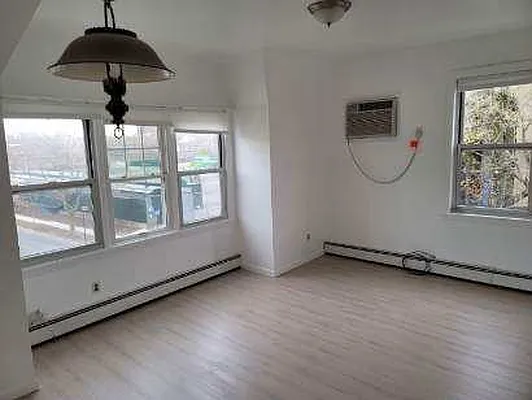 Rented by 18 REALTY | media 14