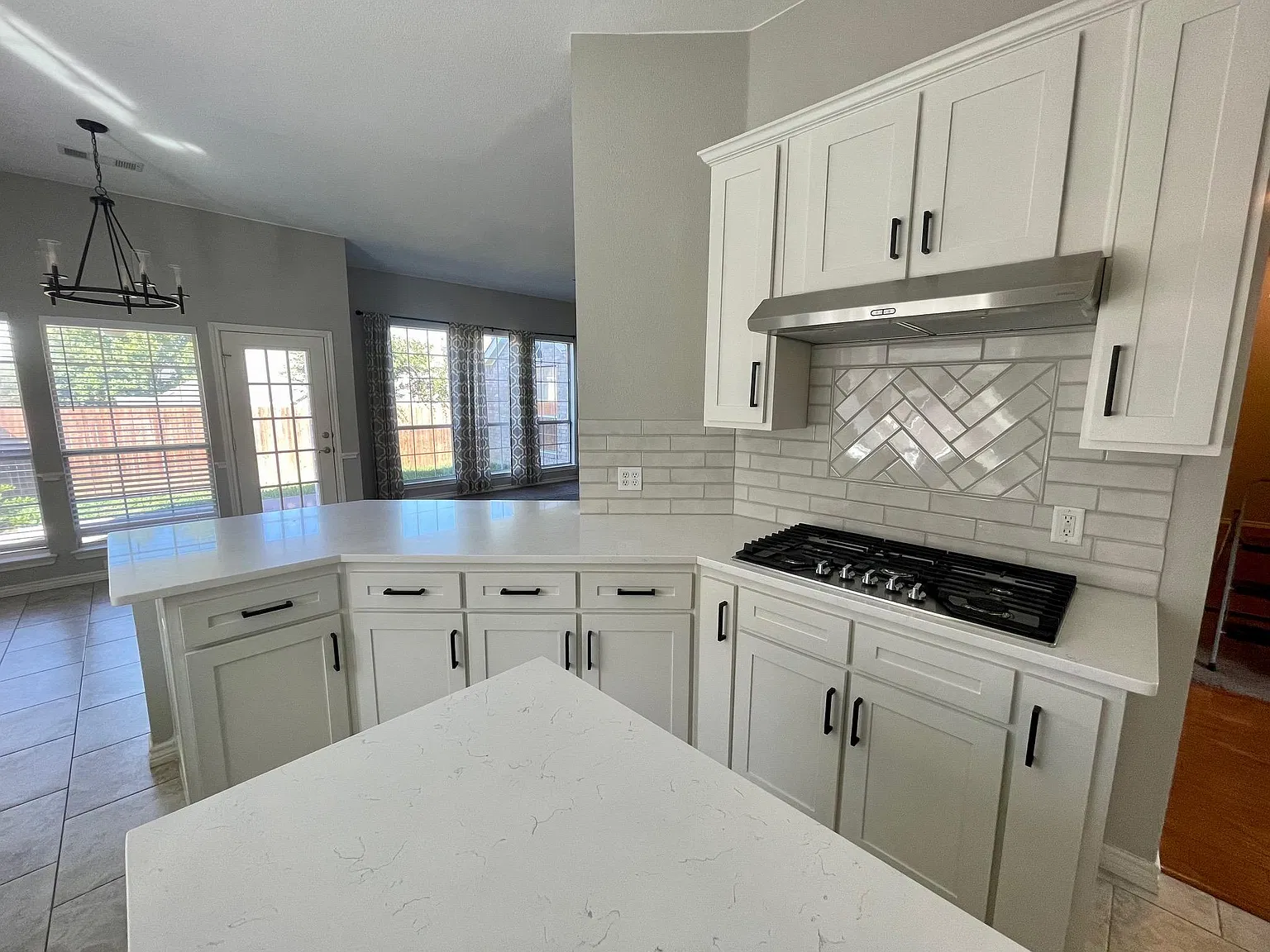 4 bed, 2652 sqft, $2,850 — Photo 2