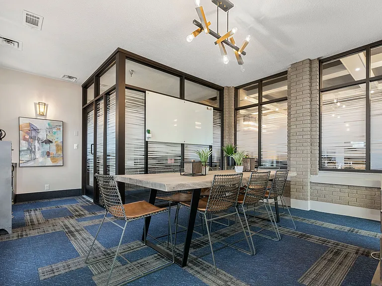 Lux Apartments — Photo 21