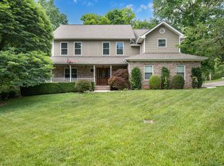 618 River Landing Dr, Soddy Daisy, TN 37379