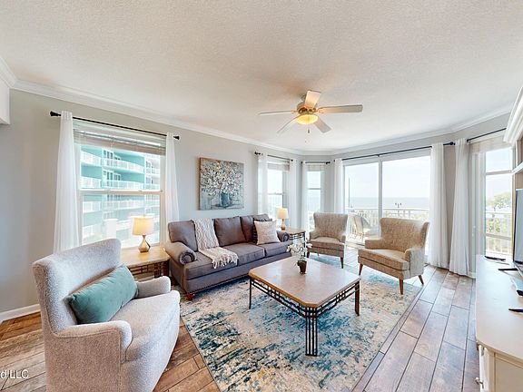 3rd image of 2228 Beach Dr APT 401