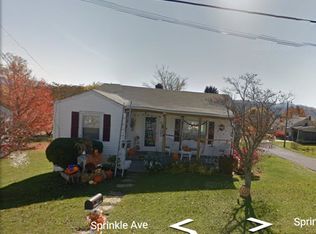 134 Sprinkle Ave, Marion, VA 24354