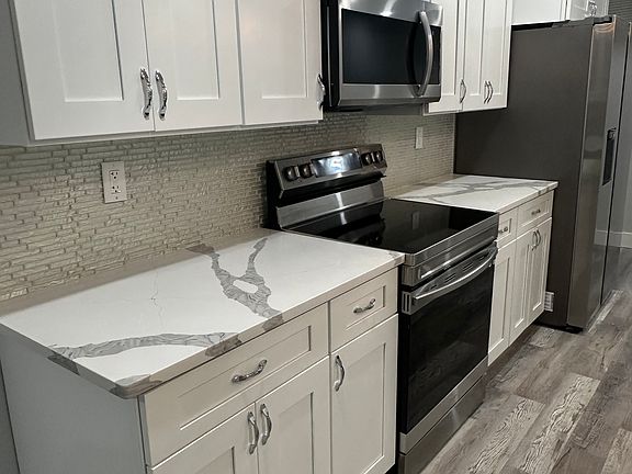 4th image of 1533 N Lawrence St Floor 2