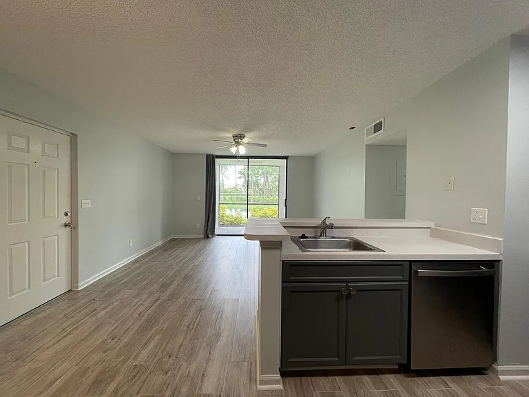 13545 Eagle Ridge Dr #816 — Photo 3