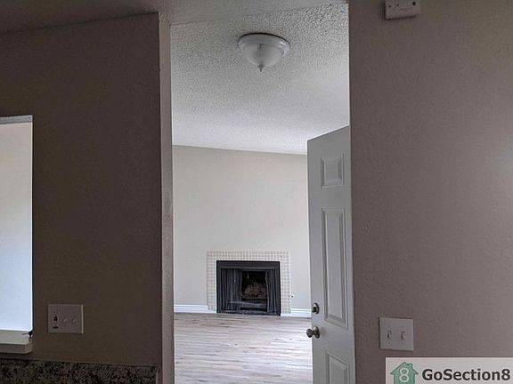 5th image of 1757 W Linden St