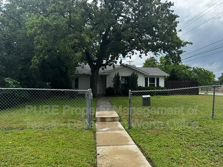 2021 Bluebonnet Dr — Photo 2