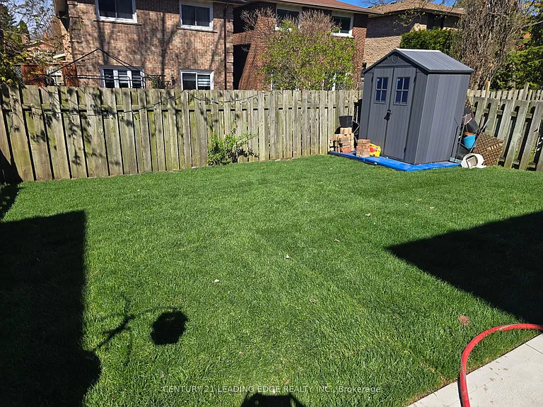 11 Radford Cres #BASEMENT — Photo 13