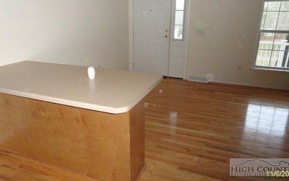 3rd image of 172 Poplar Lane