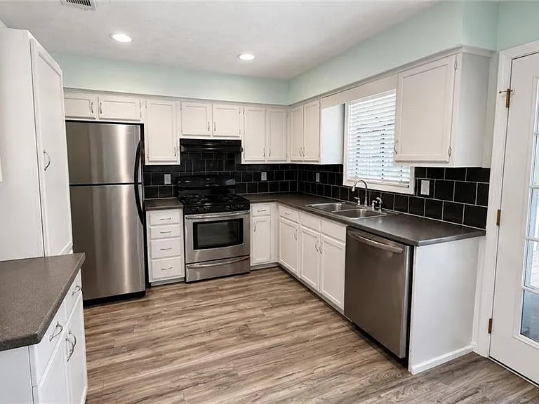 1235 Grayland Hills Dr — Photo 6