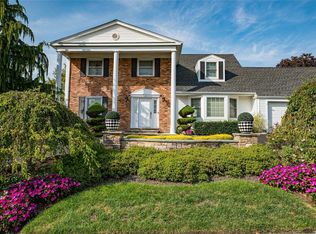 65 Penn St, Port Jefferson Station, NY 11776