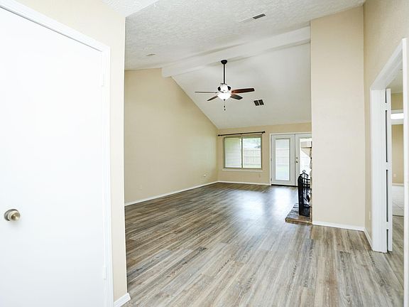 5th image of 17307 Northchapel St