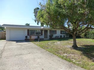 1078 Oakwood Dr, Dunedin, FL 34698