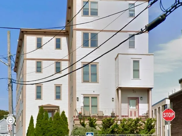 80 Middle St, Gloucester, MA