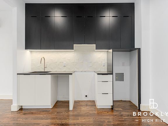 5th image of 2901 Snyder Ave #4F