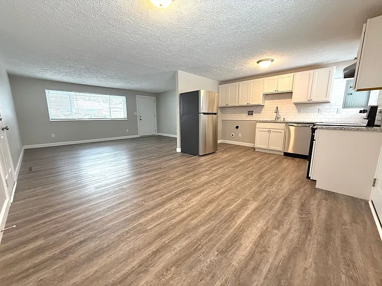 309 Lesher Dr — Photo 4